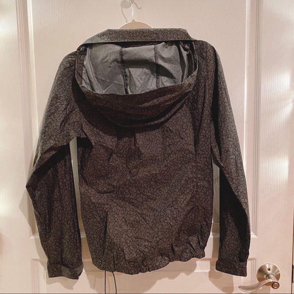 Rainproof jacket - Picture 3 of 3